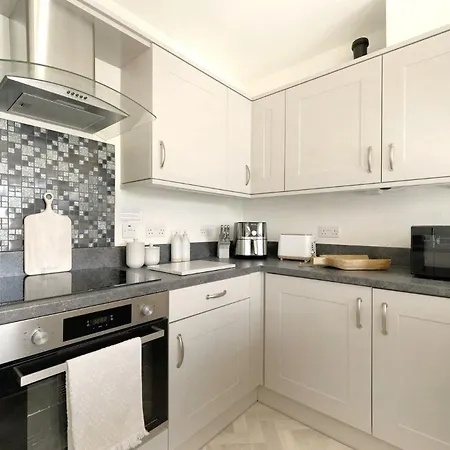 1 Bed In Oc-lr185 *